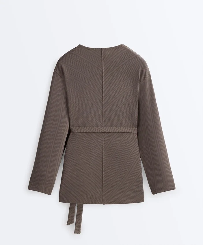 Chaqueta larga con rayas asimétricas y modal Chaqueta larga con rayas asimétricas y modal
