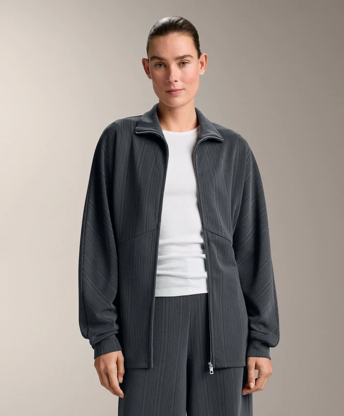 Chaqueta larga con rayas asimétricas y modal Chaqueta larga con rayas asimétricas y modal