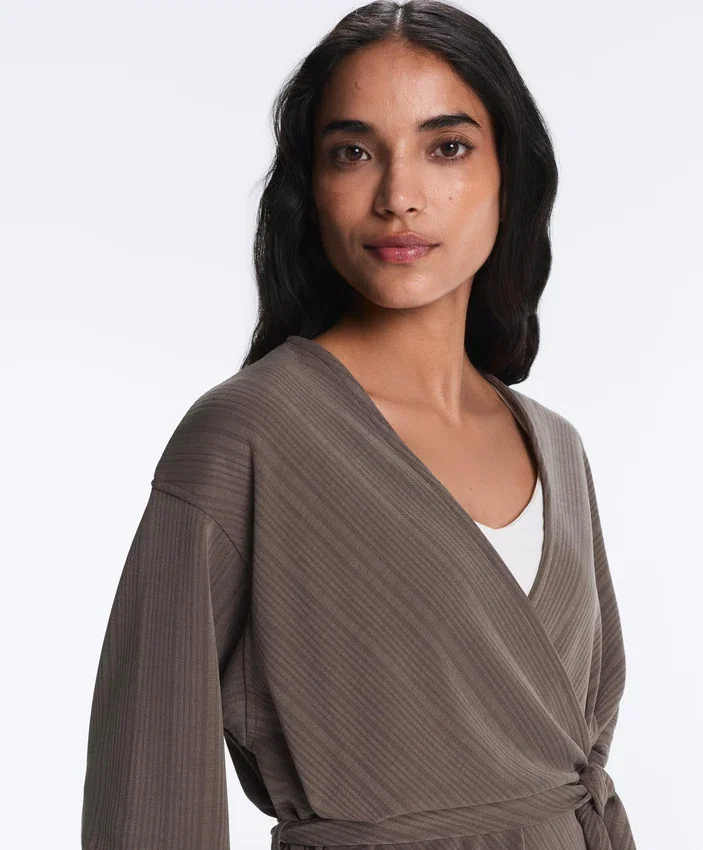 Chaqueta larga con rayas asimétricas y modal Chaqueta larga con rayas asimétricas y modal
