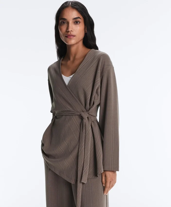 Chaqueta larga con rayas asimétricas y modal Chaqueta larga con rayas asimétricas y modal