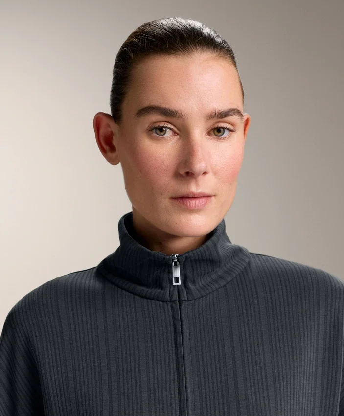Chaqueta larga con rayas asimétricas y modal Chaqueta larga con rayas asimétricas y modal