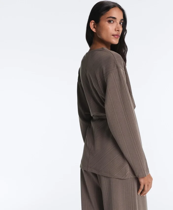 Chaqueta larga con rayas asimétricas y modal Chaqueta larga con rayas asimétricas y modal