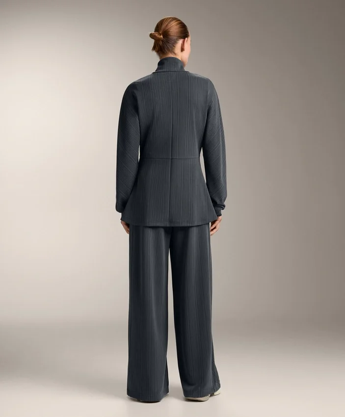Chaqueta larga con rayas asimétricas y modal Chaqueta larga con rayas asimétricas y modal
