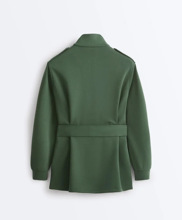 Chaqueta larga de estilo utilitario con cinturón de sarga Chaqueta larga de estilo utilitario con cinturón de sarga