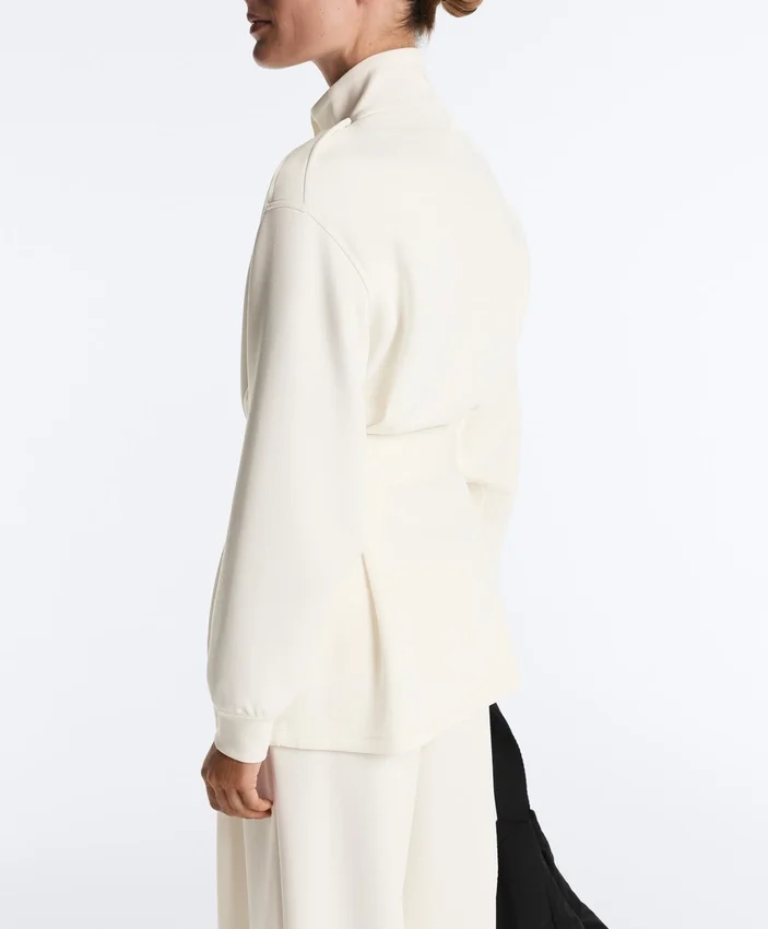 Chaqueta larga de estilo utilitario con cinturón de sarga Chaqueta larga de estilo utilitario con cinturón de sarga