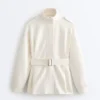 Chaqueta larga de estilo utilitario con cinturón de sarga Chaqueta larga de estilo utilitario con cinturón de sarga