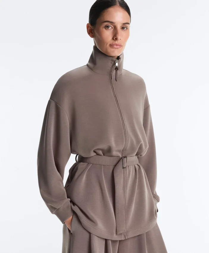 Chaqueta larga tipo corsé con cinturón de modal Soft Touch Chaqueta larga tipo corsé con cinturón de modal Soft Touch