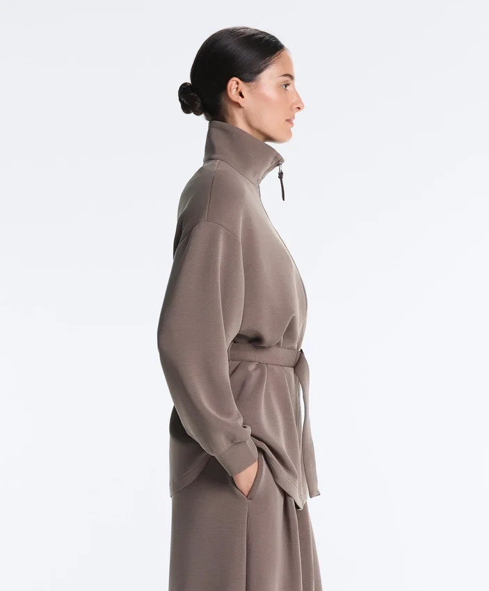 Chaqueta larga tipo corsé con cinturón de modal Soft Touch Chaqueta larga tipo corsé con cinturón de modal Soft Touch