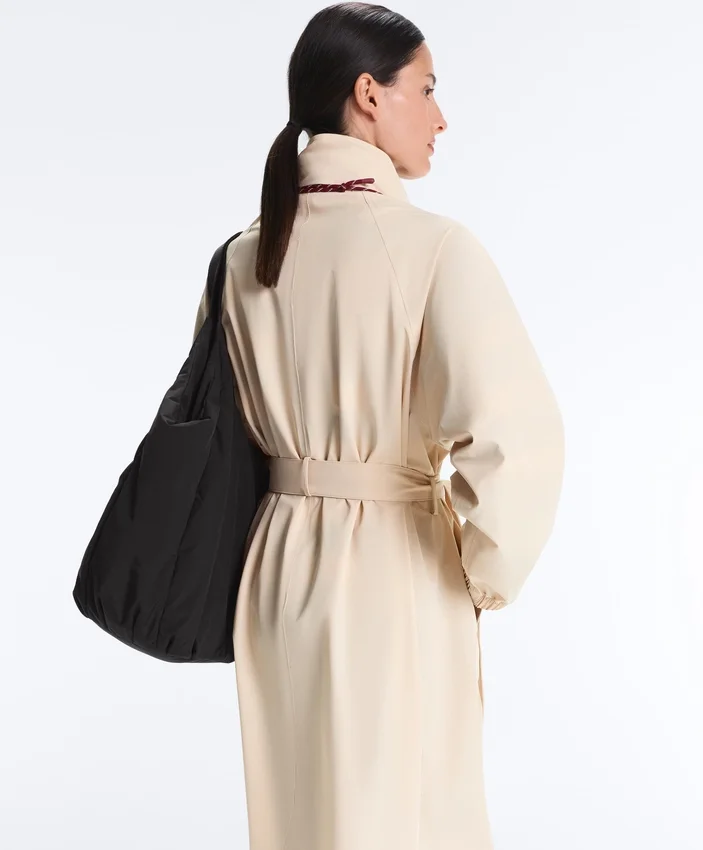 Chaqueta larga ultraligera impermeable 10K Chaqueta larga ultraligera impermeable 10K
