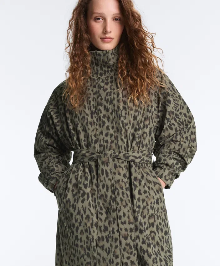 Chaqueta larga ultraligera impermeable 10K Chaqueta larga ultraligera impermeable 10K