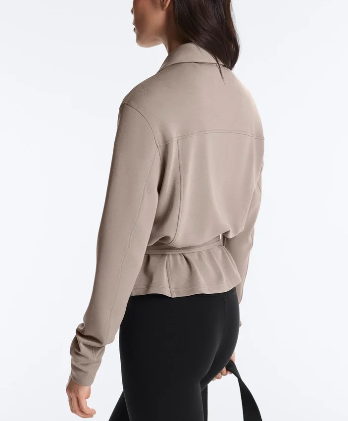 Chaqueta recta con cinturón y modal Soft Touch Chaqueta recta con cinturón y modal Soft Touch