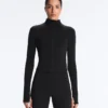 Chaqueta técnica ligera y cálida con costuras Chaqueta técnica ligera y cálida con costuras