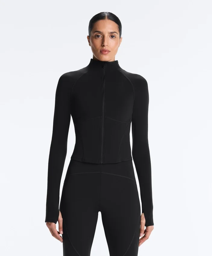Chaqueta técnica ligera y cálida con costuras Chaqueta técnica ligera y cálida con costuras