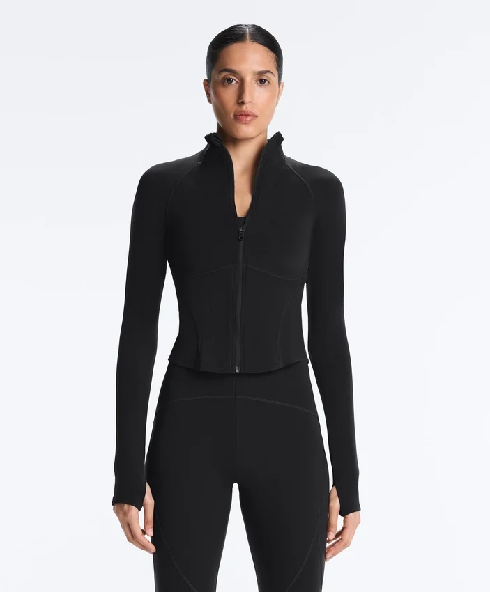 Chaqueta técnica ligera y cálida con costuras Chaqueta técnica ligera y cálida con costuras
