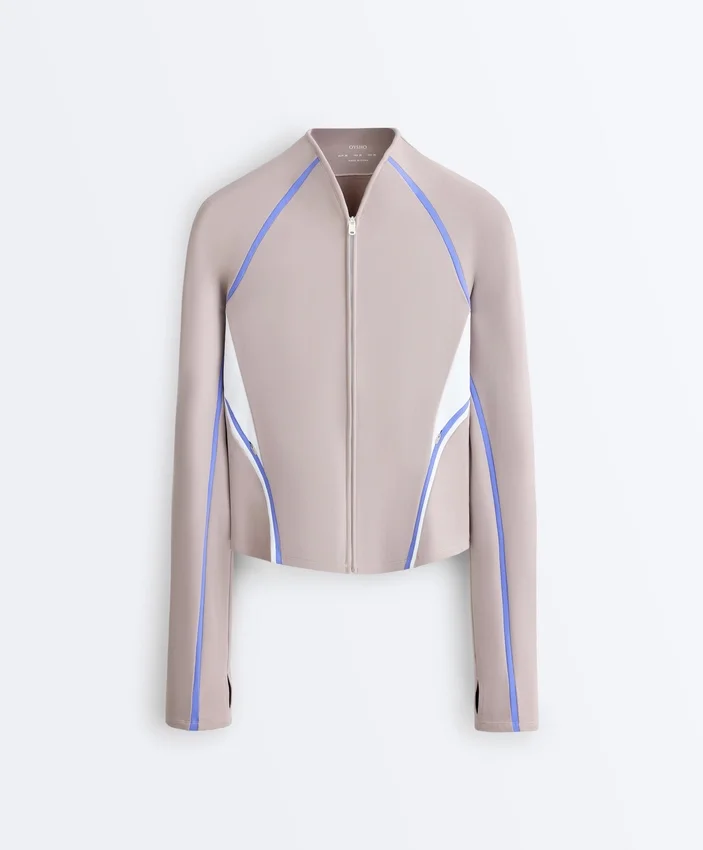 Chaqueta técnica ligera y cálida en contraste Chaqueta técnica ligera y cálida en contraste