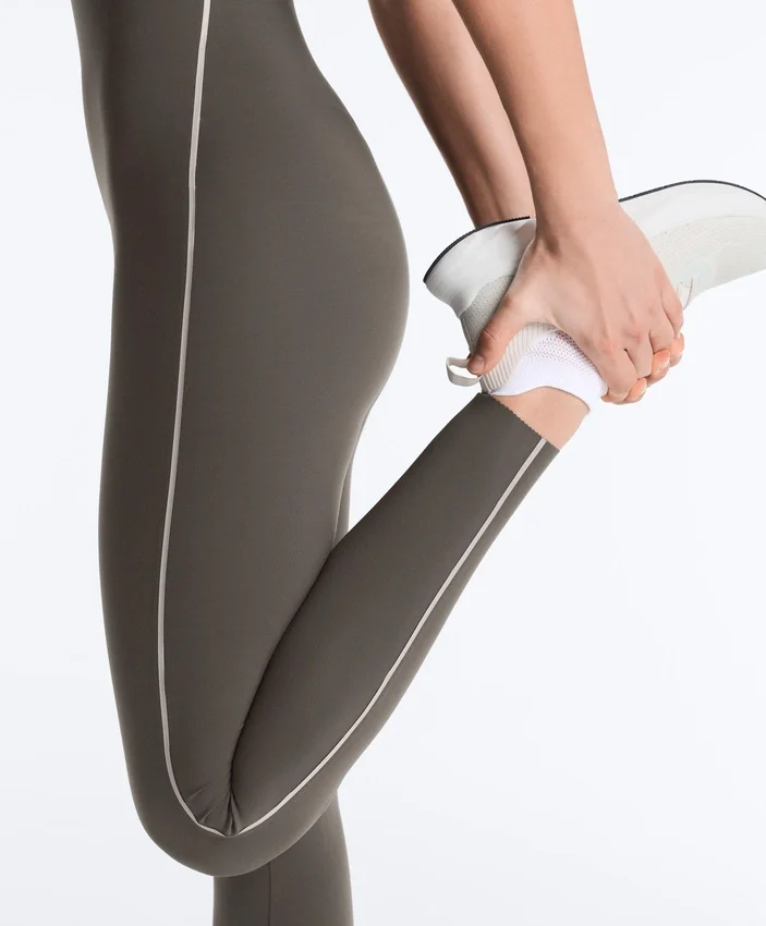 Compressive Monos reflectantes Compressive Monos reflectantes
