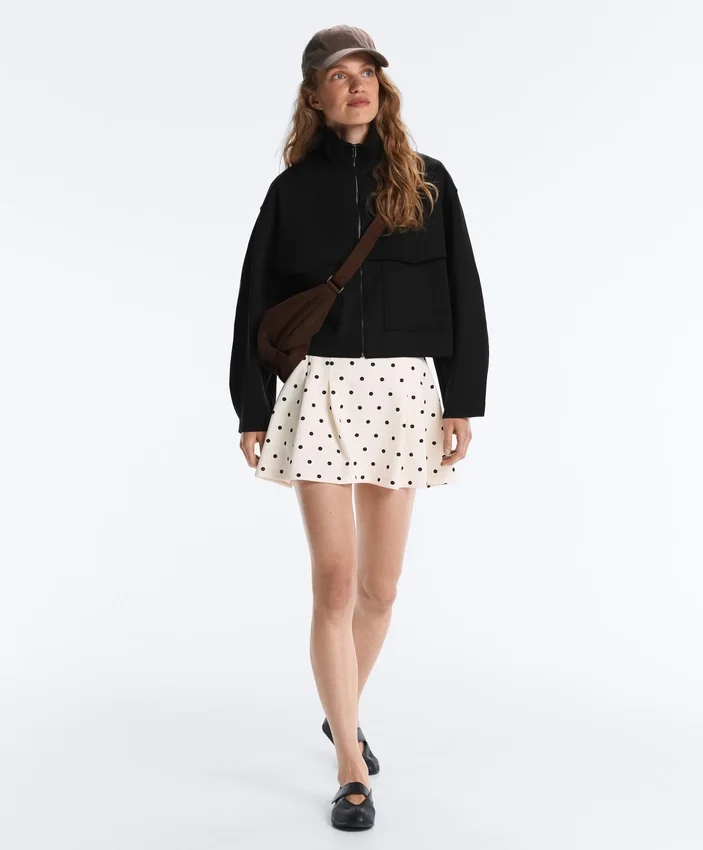 Falda corta de piqué con lunares de algodón Falda corta de piqué con lunares de algodón