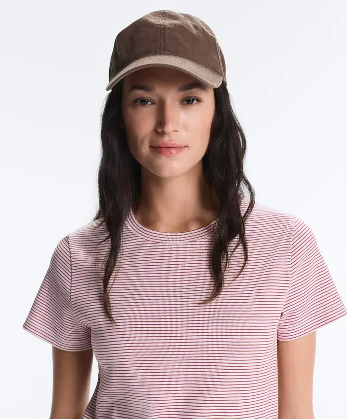 Gorra con efecto lavado 100 % algodón con cordón Gorra con efecto lavado 100 % algodón con cordón