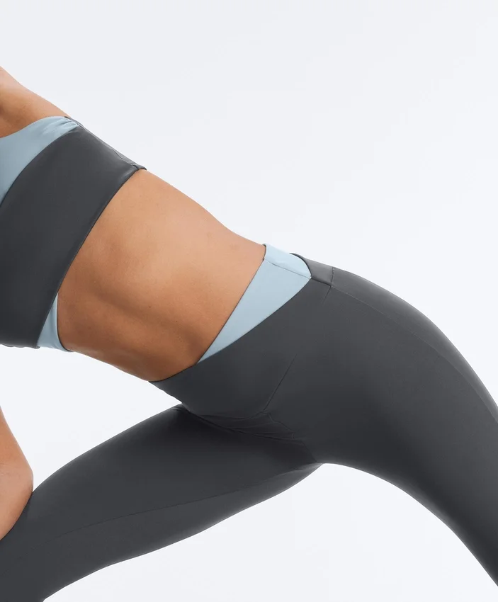 Leggings Comfortlux con cintura en V y contraste, hasta el tobillo Leggings Comfortlux con cintura en V y contraste, hasta el tobillo