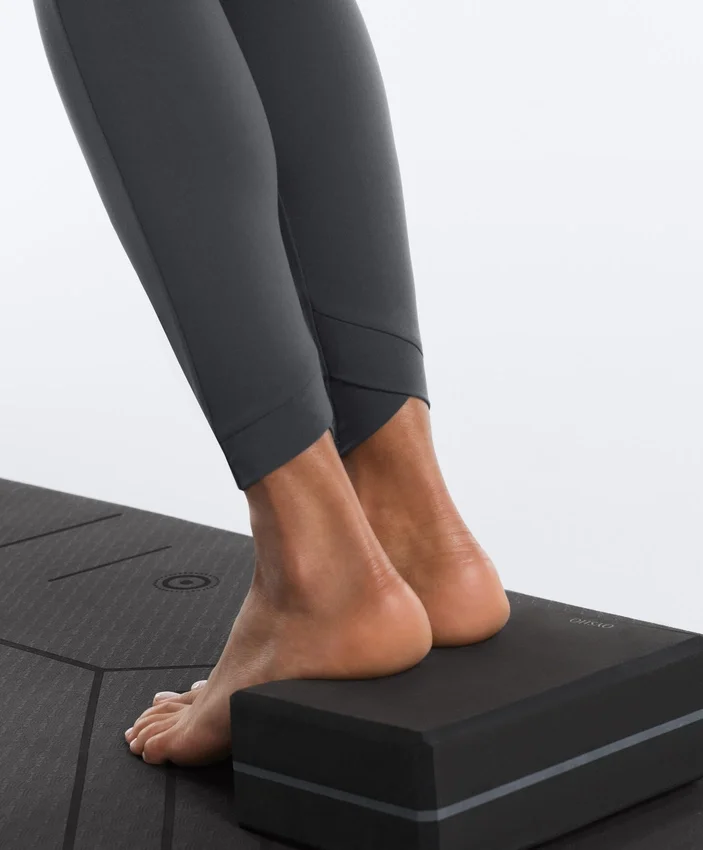 Leggings Comfortlux con cintura en V y contraste, hasta el tobillo Leggings Comfortlux con cintura en V y contraste, hasta el tobillo