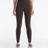 Leggings compresivos Core Control, de talle alto y hasta el tobillo, con detalle ondulado Leggings compresivos Core Control, de talle alto y hasta el tobillo, con detalle ondulado