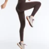 Leggings compresivos Core Control, de talle alto y hasta el tobillo, con detalle ondulado Leggings compresivos Core Control, de talle alto y hasta el tobillo, con detalle ondulado