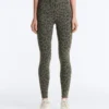 Leggings Evermove de talle alto y largo hasta el tobillo con estampado de leopardo