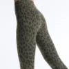 Leggings Evermove de talle alto y largo hasta el tobillo con estampado de leopardo