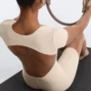 Mono corto Evermove con cuello cuadrado Mono corto Evermove con cuello cuadrado