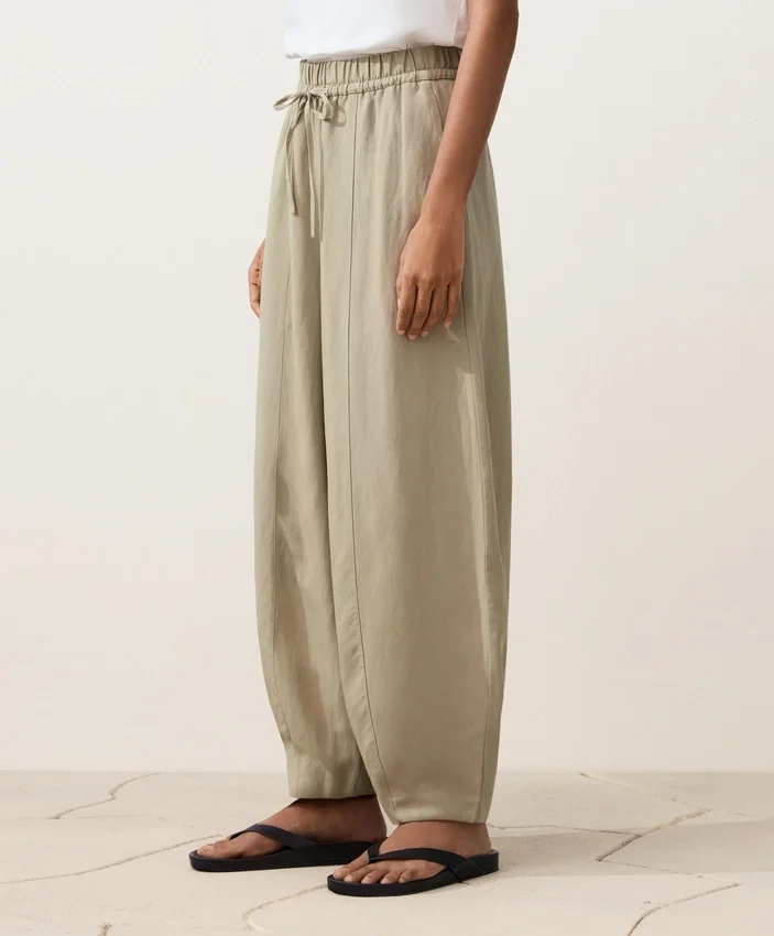 Pantalones acampanados de mezcla de lyocell y 24 % de lino con costuras Pantalones acampanados de mezcla de lyocell y 24 % de lino con costuras
