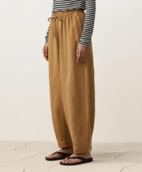 Pantalones acampanados de mezcla de lyocell y 24 % de lino con costuras