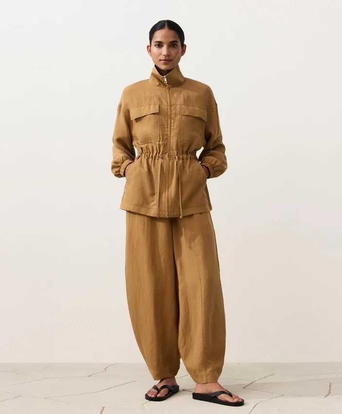 Pantalones acampanados de mezcla de lyocell y 24 % de lino con costuras Pantalones acampanados de mezcla de lyocell y 24 % de lino con costuras