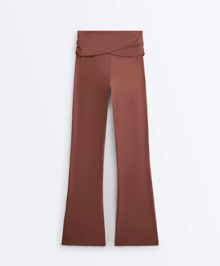 Pantalones acampanados de talle alto Comfortlux con cintura drapeada Pantalones acampanados de talle alto Comfortlux con cintura drapeada