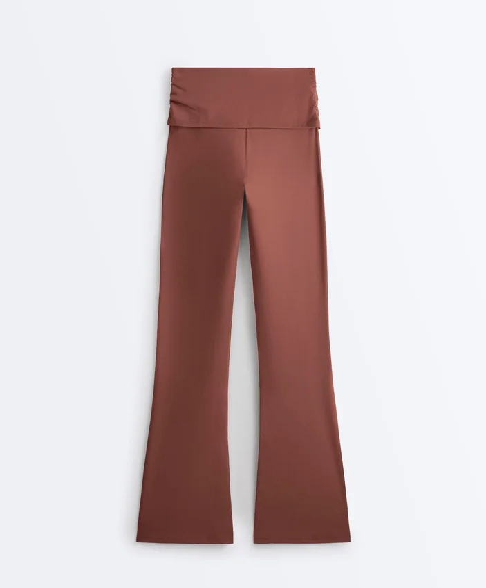 Pantalones acampanados de talle alto Comfortlux con cintura drapeada Pantalones acampanados de talle alto Comfortlux con cintura drapeada