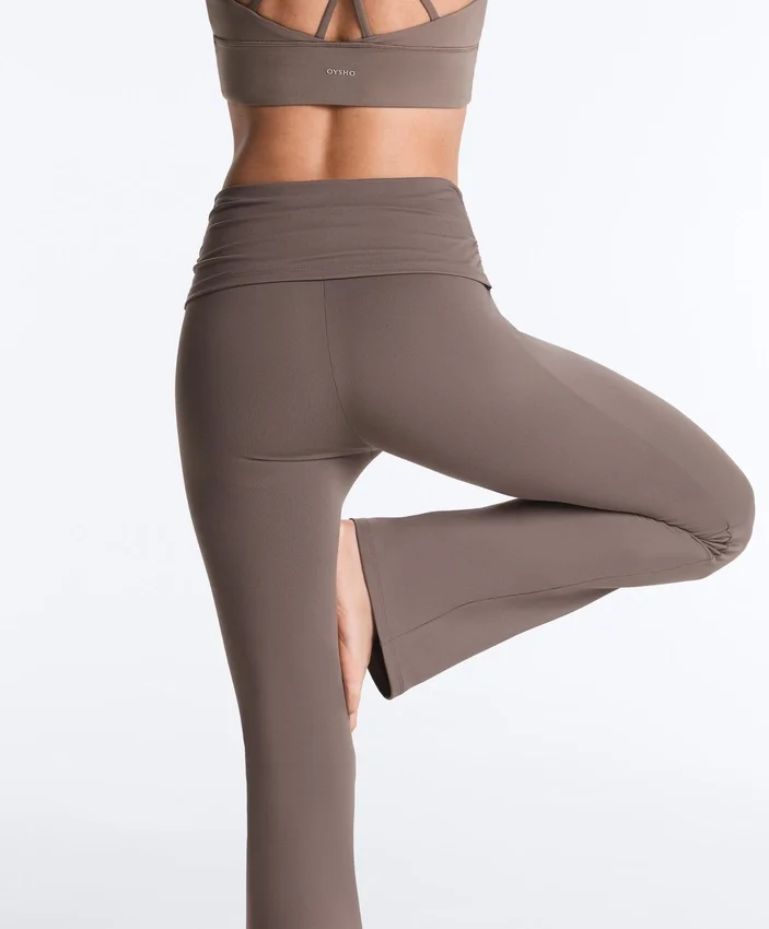 Pantalones acampanados de talle alto Comfortlux con cintura drapeada Pantalones acampanados de talle alto Comfortlux con cintura drapeada