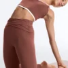 Pantalones acampanados de talle alto Comfortlux con cintura drapeada Pantalones acampanados de talle alto Comfortlux con cintura drapeada