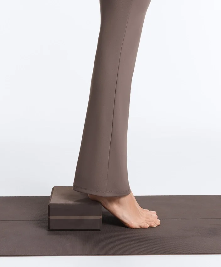 Pantalones acampanados de talle alto Comfortlux con cintura drapeada Pantalones acampanados de talle alto Comfortlux con cintura drapeada