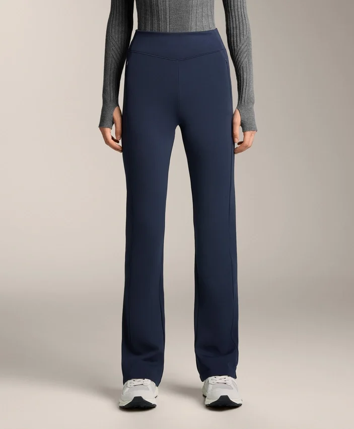Pantalones acampanados de talle alto con bolsillos Pantalones acampanados de talle alto con bolsillos