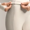 Pantalones acampanados de talle alto con bolsillos Pantalones acampanados de talle alto con bolsillos