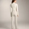 Pantalones acampanados de talle alto con bolsillos Pantalones acampanados de talle alto con bolsillos
