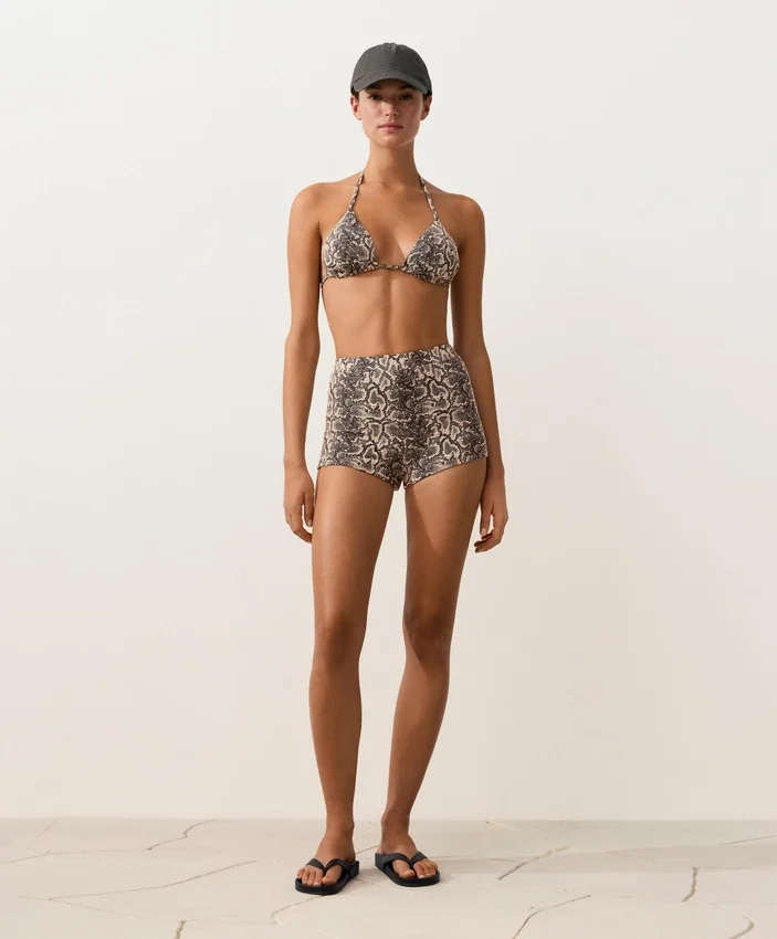 Pantalones cortos de bikini de talle alto con estampado de serpiente Pantalones cortos de bikini de talle alto con estampado de serpiente