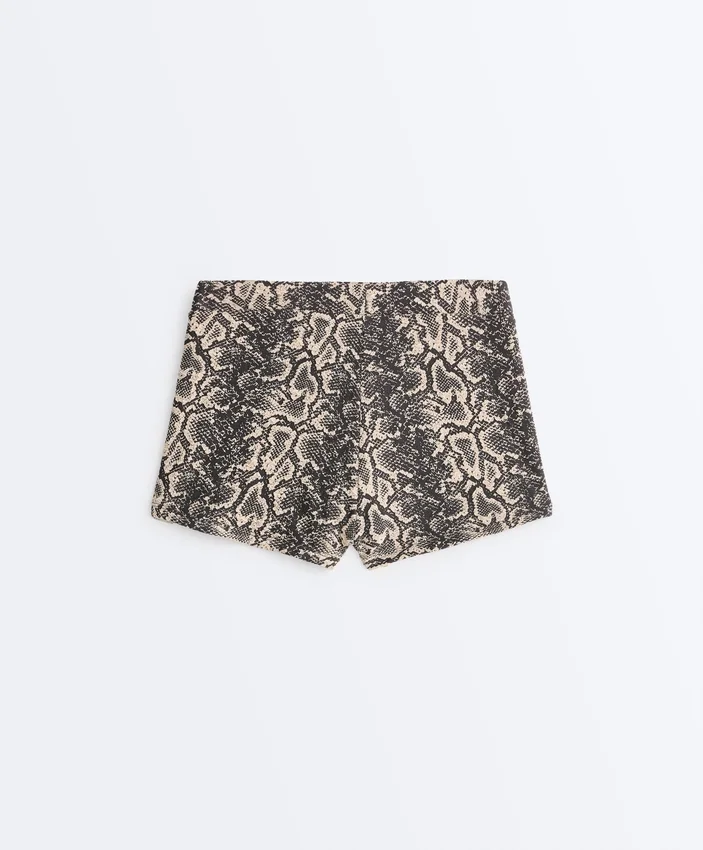 Pantalones cortos de bikini de talle alto con estampado de serpiente Pantalones cortos de bikini de talle alto con estampado de serpiente