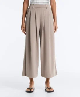 Pantalones cortos de pierna ancha con tacto Soft Touch y modal con pliegues