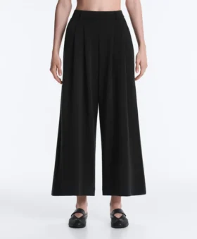 Pantalones cortos de pierna ancha con tacto Soft Touch y modal con pliegues