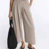 Pantalones cortos de pierna ancha con tacto Soft Touch y modal con pliegues Pantalones cortos de pierna ancha con tacto Soft Touch y modal con pliegues