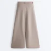 Pantalones cortos de pierna ancha con tacto Soft Touch y modal con pliegues Pantalones cortos de pierna ancha con tacto Soft Touch y modal con pliegues
