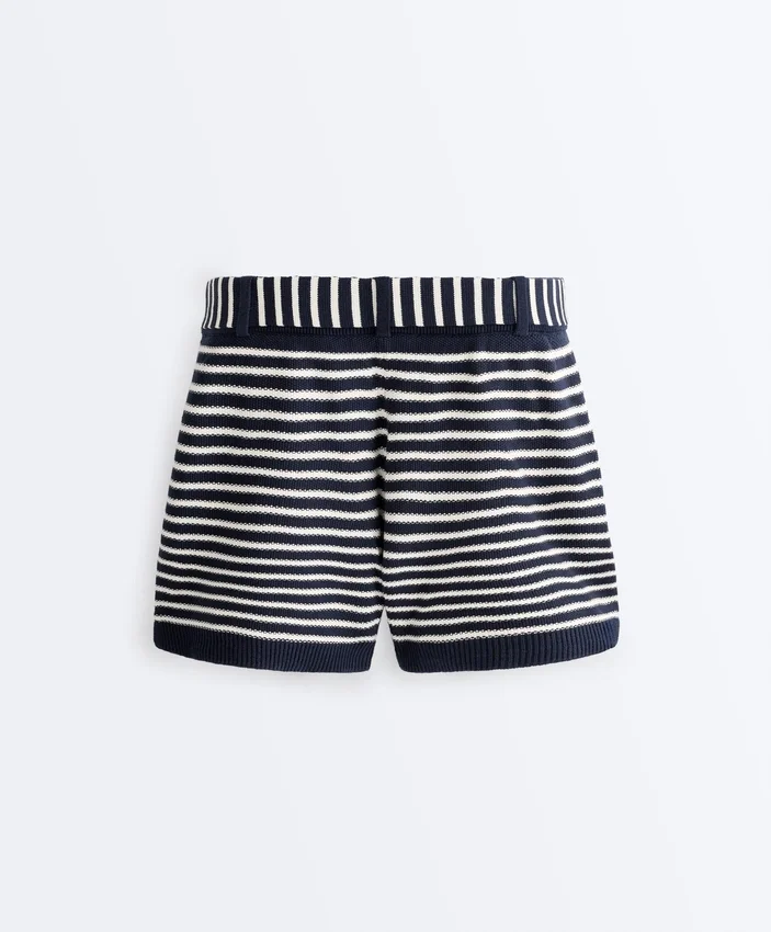 Pantalones cortos de punto a rayas con cinturón 100 % algodón Pantalones cortos de punto a rayas con cinturón 100 % algodón