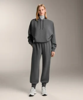 Sudadera con capucha de corte recto en modal cepillado jaspeado Sudadera con capucha de corte recto en modal cepillado jaspeado