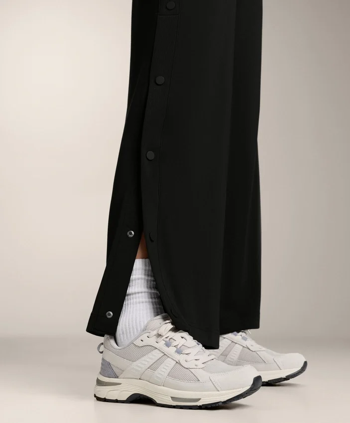 Pantalones de corte recto con botones y ribete de modal Soft Touch Pantalones de corte recto con botones y ribete de modal Soft Touch