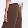 Pantalones de corte recto con modal Soft Touch y ribetes Pantalones de corte recto con modal Soft Touch y ribetes